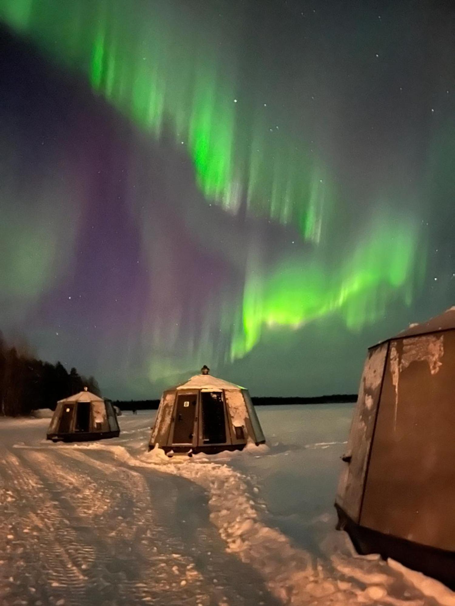 Vikajaervi Lake View Experience Igloos 로바니에미 외부 사진